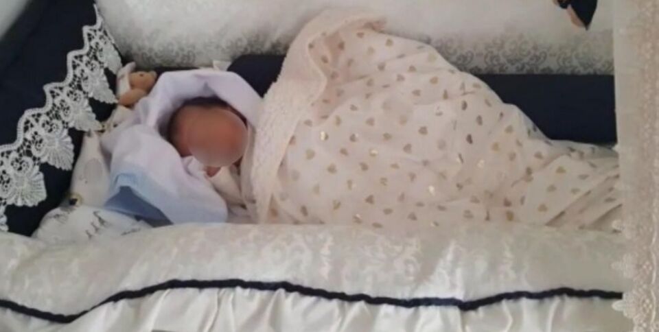 Bebê é levado de maternidade e viaja 30km dentro do baú de uma motocicleta