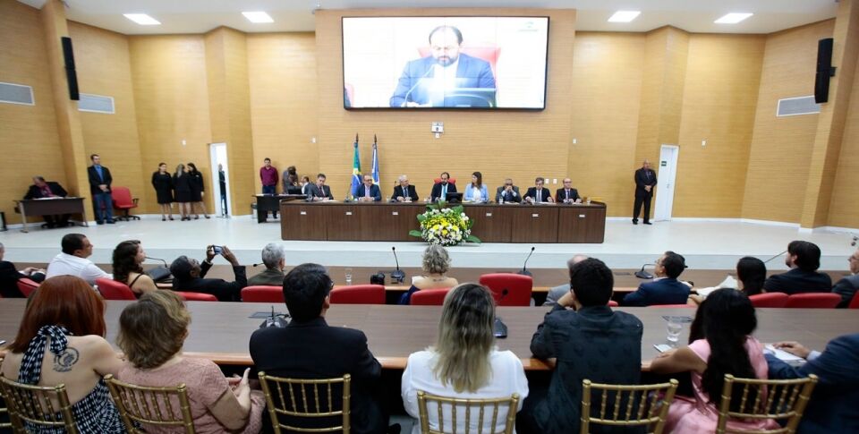 Assembleia entrega homenagens a Bianco, desembargador Gilberto Barbosa e aos médicos Álvaro Luiz Galvão e Listz Jonney