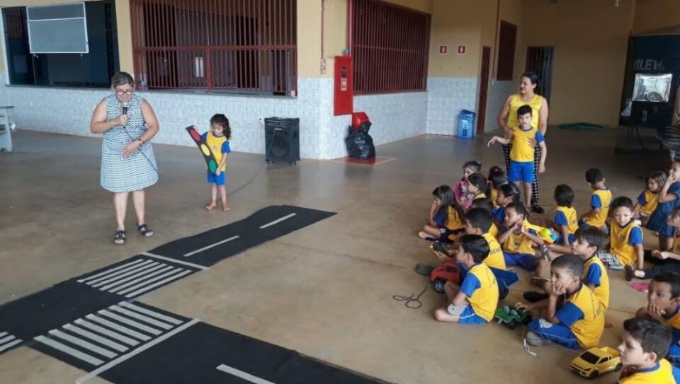 Escola Tarumã promove mais uma edição do projeto ‘Maio Amarelo’ voltado a um trânsito mais seguro