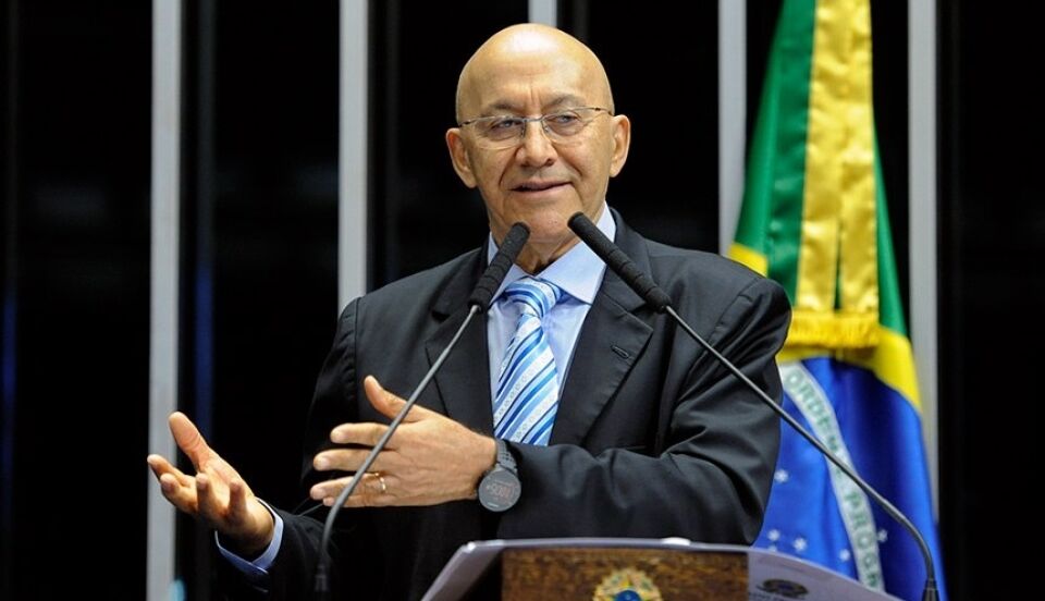 Protesto em defesa da educação é oportuno, afirma Confúcio Moura