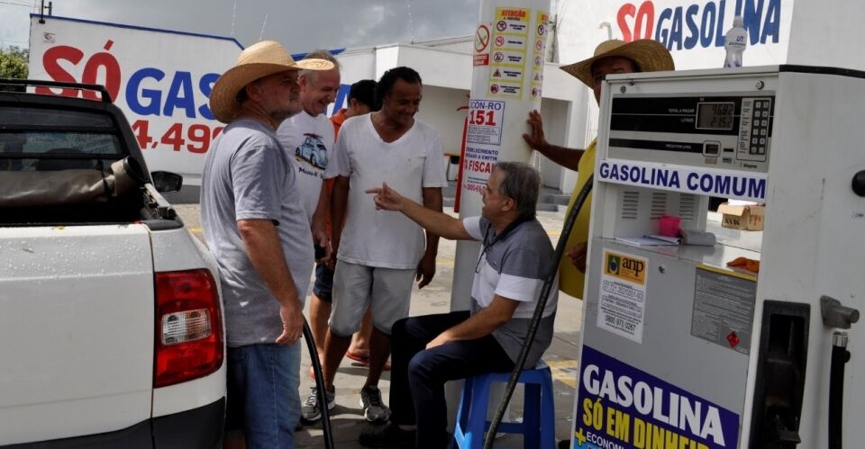 Geraldo da Rondônia prestigia posto de gasolina recém inaugurado em Ariquemes