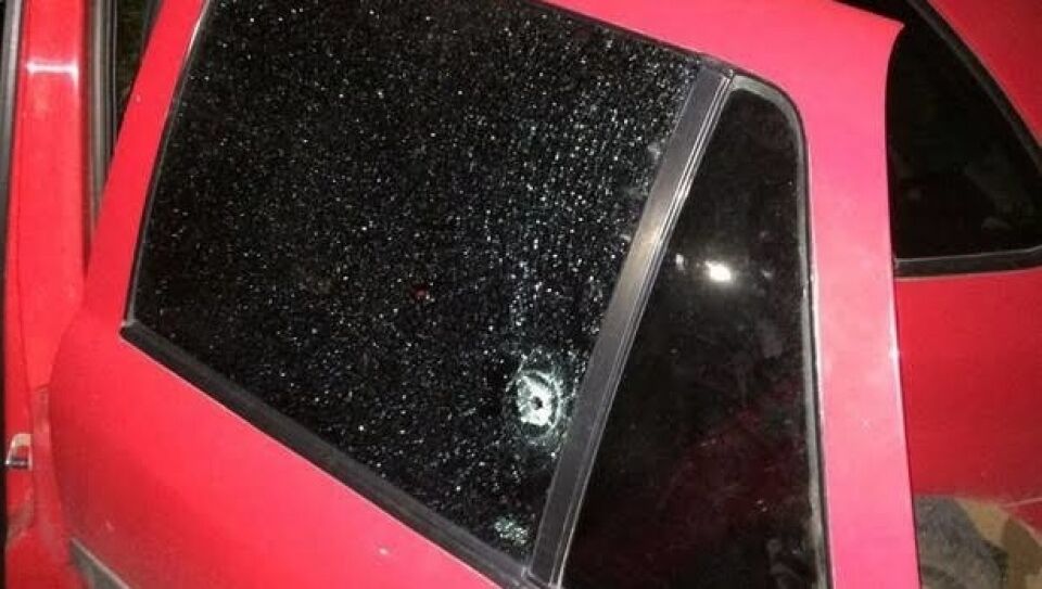 Homem tenta matar a ex-mulher e a filha com vários tiros na Leste