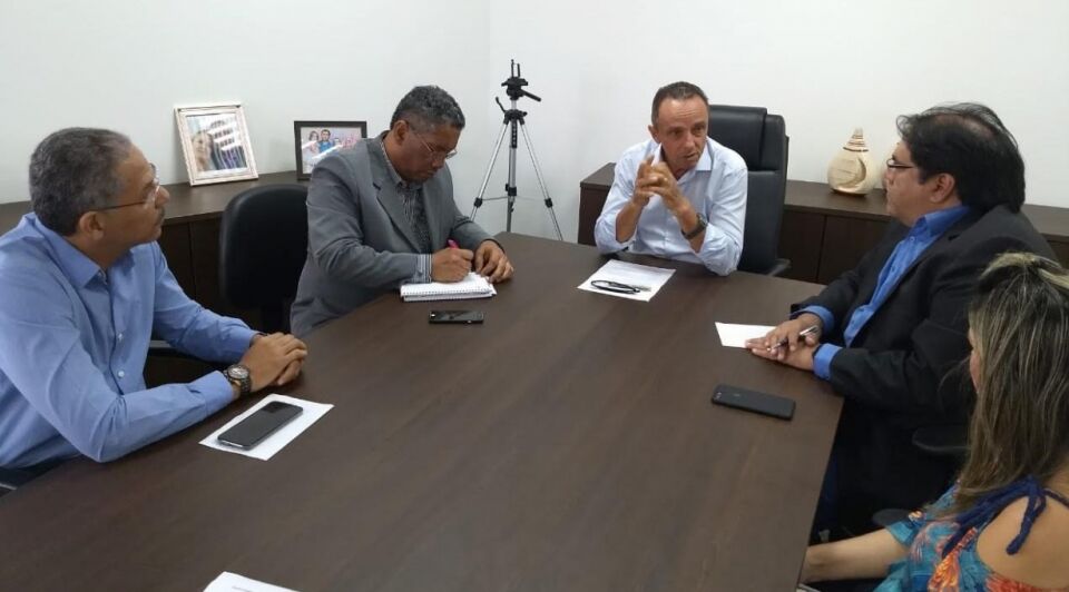Lazinho da Fetagro anuncia implantação do ensino médio para alunos do residencial Orgulho do Madeira