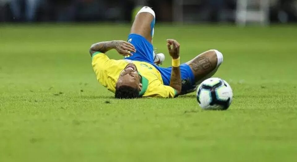 Lesionado, Neymar é cortado da seleção brasileira para a Copa América