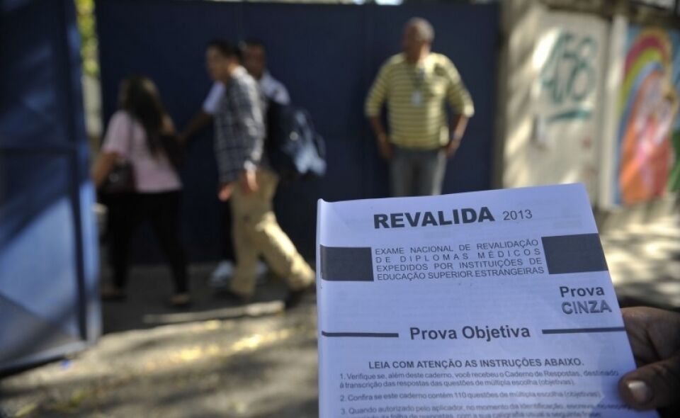 Brasil encerra debate sobre revalidação de diplomas dos médicos formados no exterior