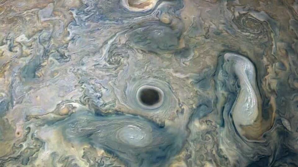 Sonda volta a captar imaginem hipnotizante de Júpiter