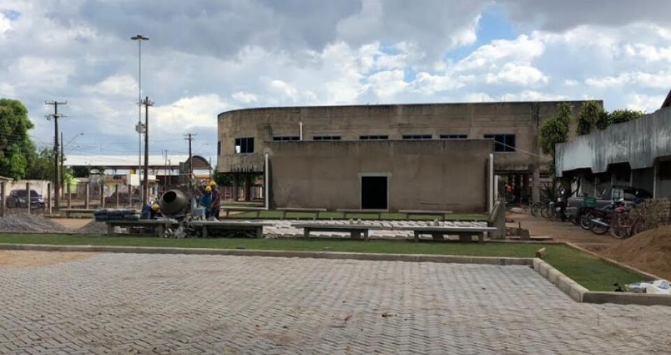 Prefeitura fiscaliza obras do complexo esportivo do Colégio Padrão