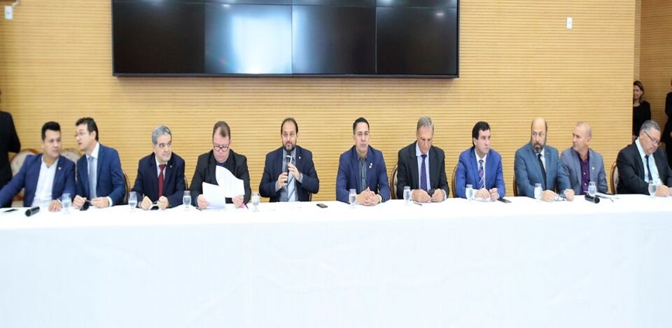 Presidente da Assembleia empossa 14 aprovados no 1º concurso público após a Constituição de 1988