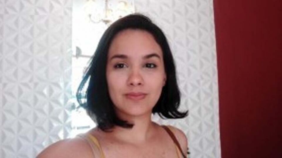 Mortos em acidente na região de Extrema são irmã, sobrinha e sobrinho da jornalista Emília Araújo, de Porto Velho