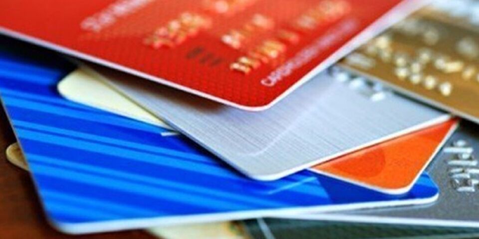 Pessoas com deficiência poderão ter cartões bancários em braile