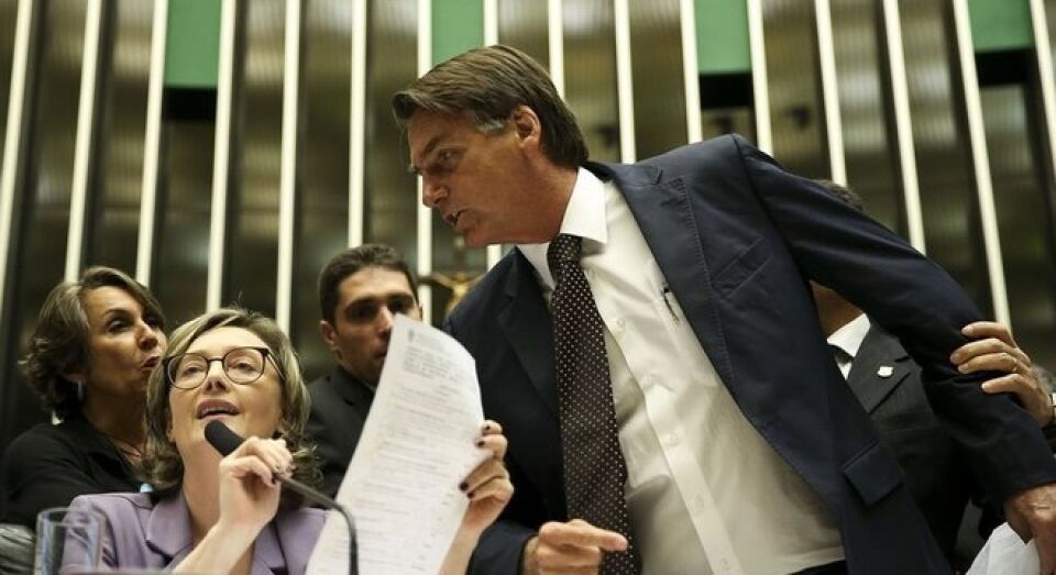 Bolsonaro pede desculpas a Maria do Rosário por fala de estupro