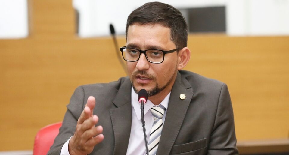 Direção combate ratos e pragas no pronto-socorro do estado