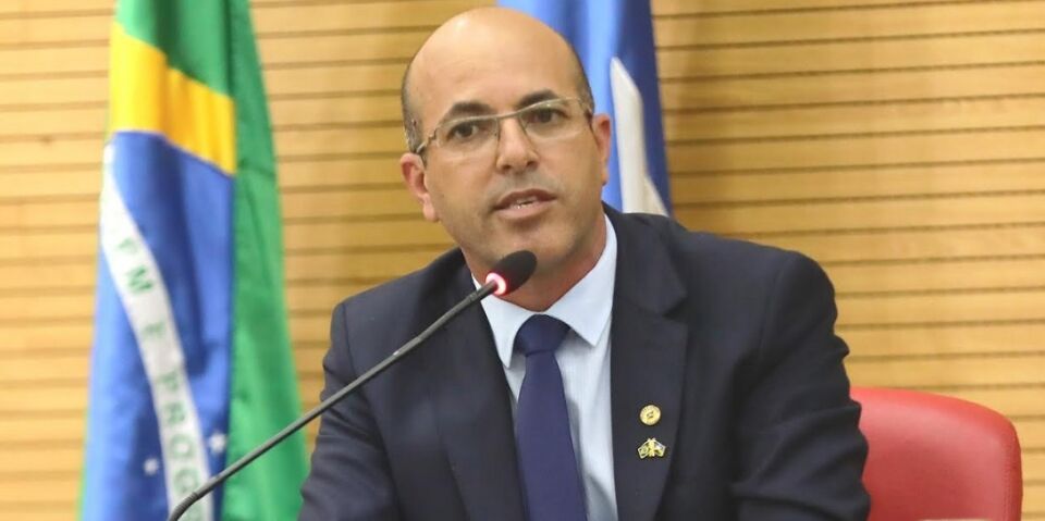 Ismael Crispin presta homenagem aos 30 anos da Constituição Estadual em Rondônia