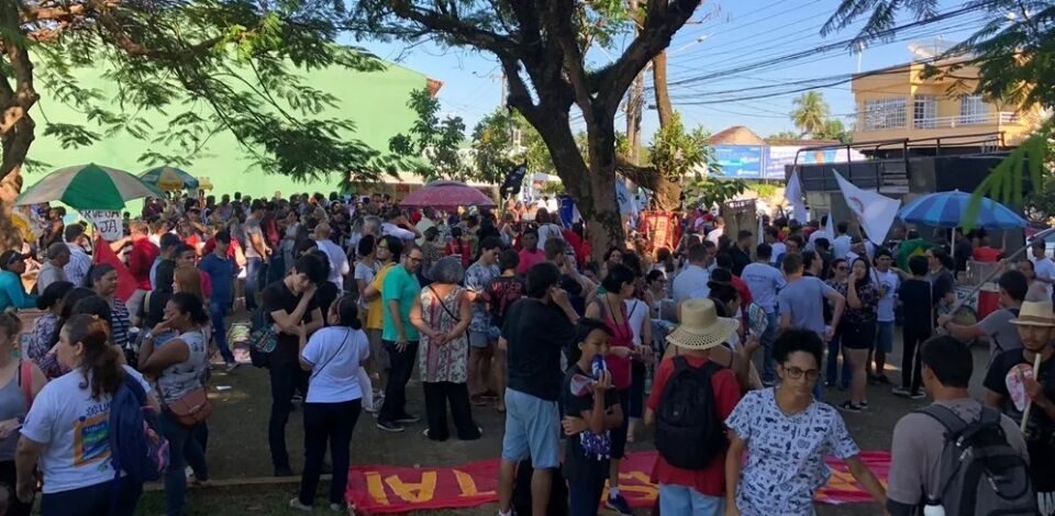 Ato contra a reforma da previdência paralisa aulas em cidades de Rondônia