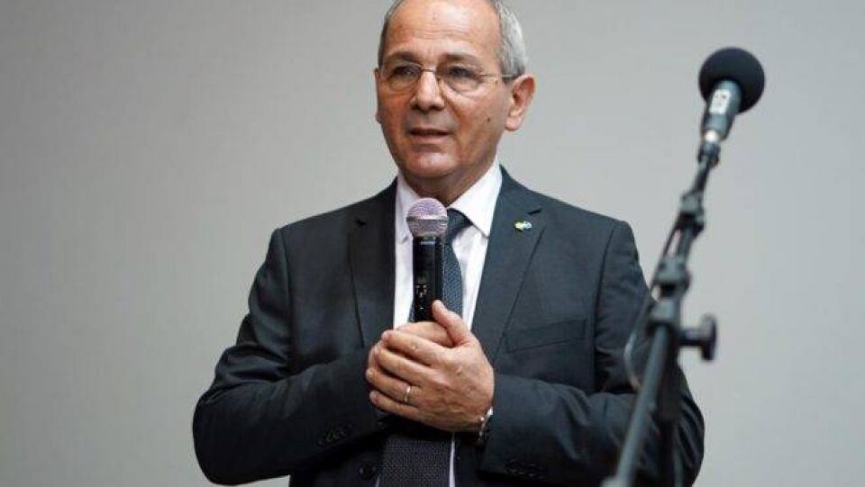 Bolsonaro afirma que vai demitir presidente dos Correios