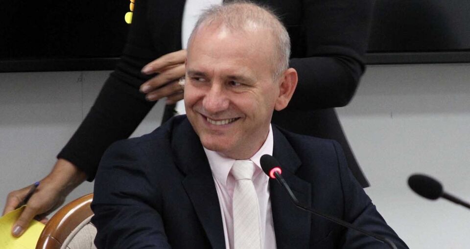 Deputado Ezequiel Neiva confirma repasse de R$ 500 mil à Sesau, para mutirão de cirurgias em Vilhena