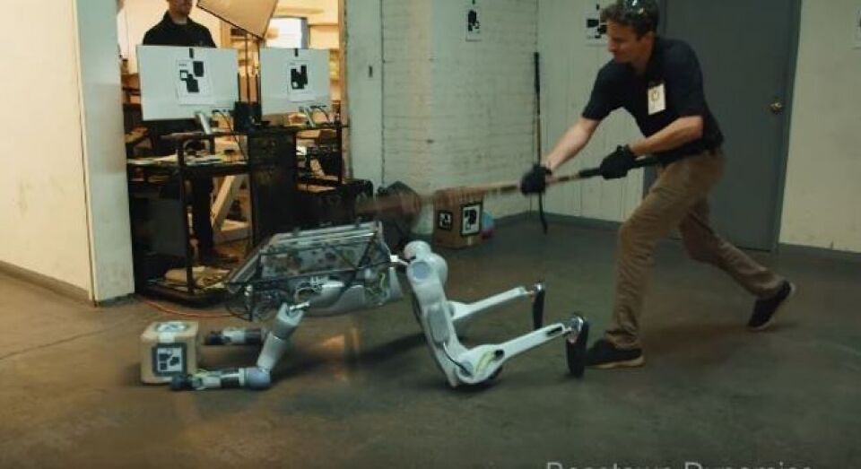 Tadinho dele! Vídeo mostra 'robô' sofrendo maus-tratos em testes