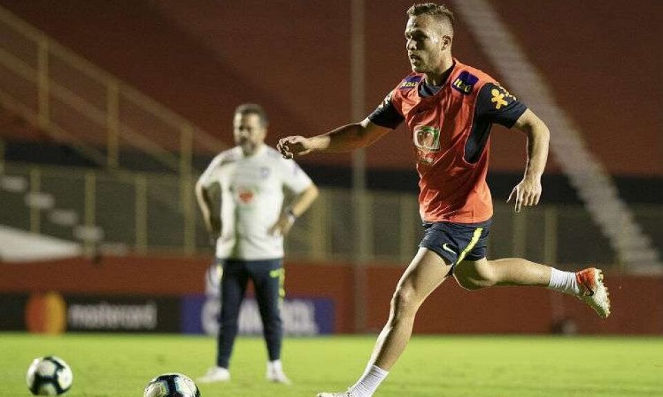 Com reforço no meio, Seleção Brasileira enfrenta a Venezuela para confirmar vaga nas quartas