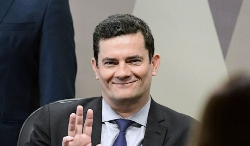 e marcou seu batismo como político