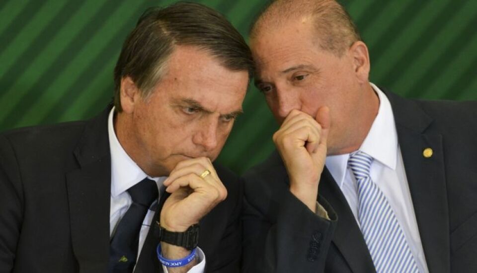 Bolsonaro tira poder de Onyx e transfere articulação política para general