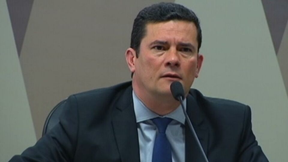 Moro agradece Senado e vê 'invasão criminosa' em conteúdos vazados