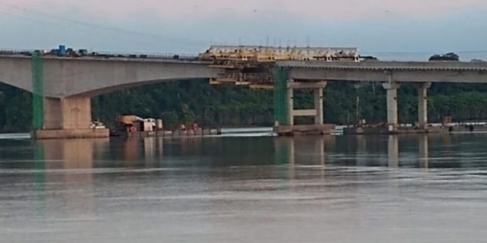 PONTE DE ABUNÃ -Empresa executa concretagem final dia 29