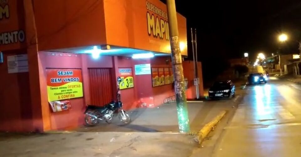 Ex-funcionário assalta mercado e se esconde dentro do forno de assar pães