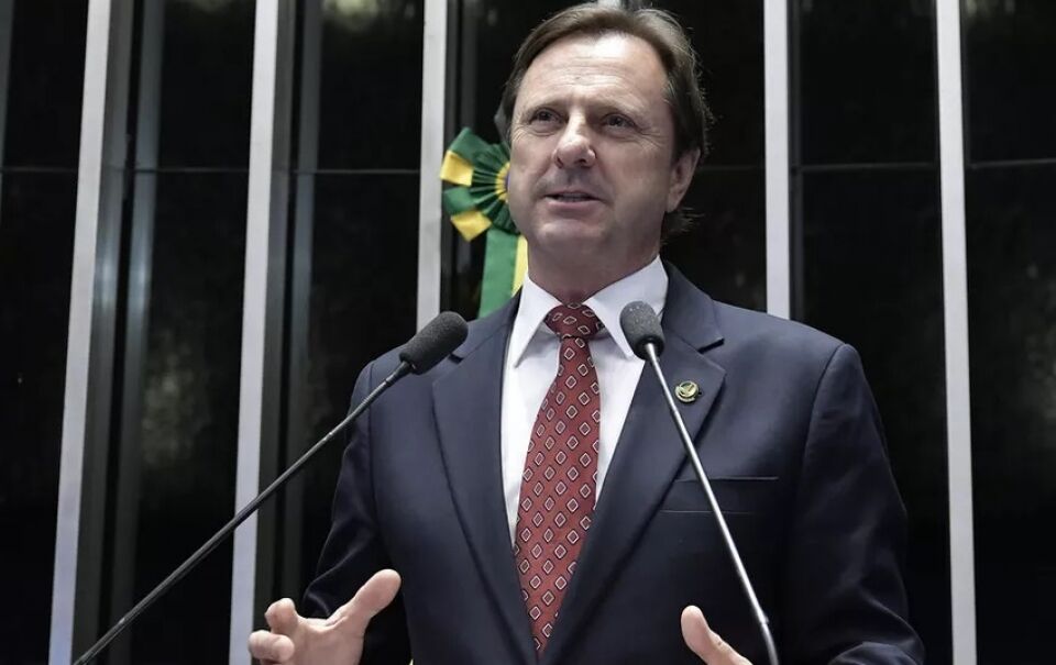 Ministro do STF revoga autorização para senador Acir Gurgacz viajar para o Caribe