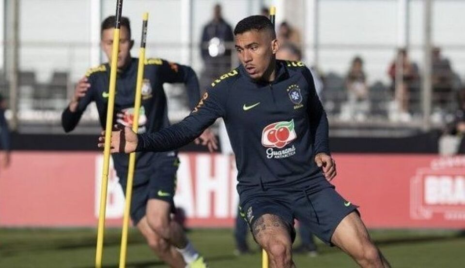 Tite veta Fernandinho e confirma Allan para Brasil x Paraguai