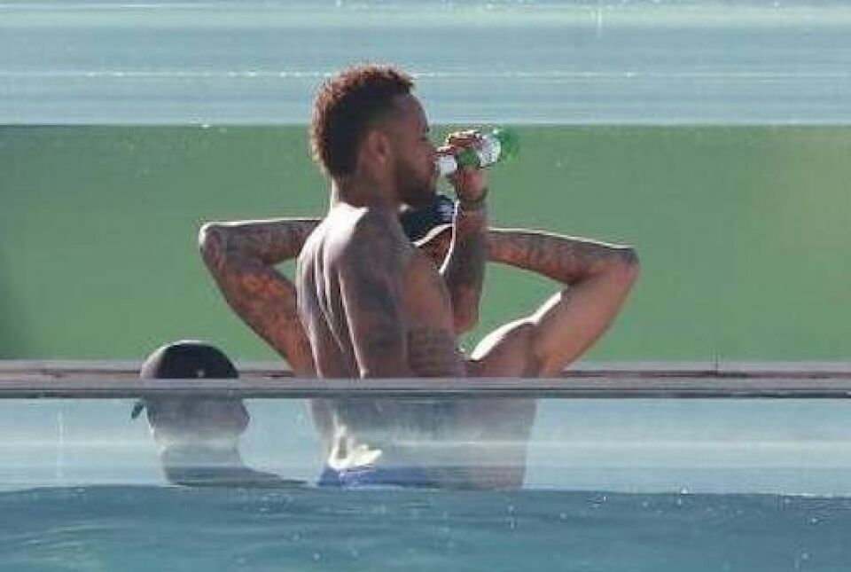 PSG e Barcelona encurralados, Brasil pressionado. Neymar? Farreando...