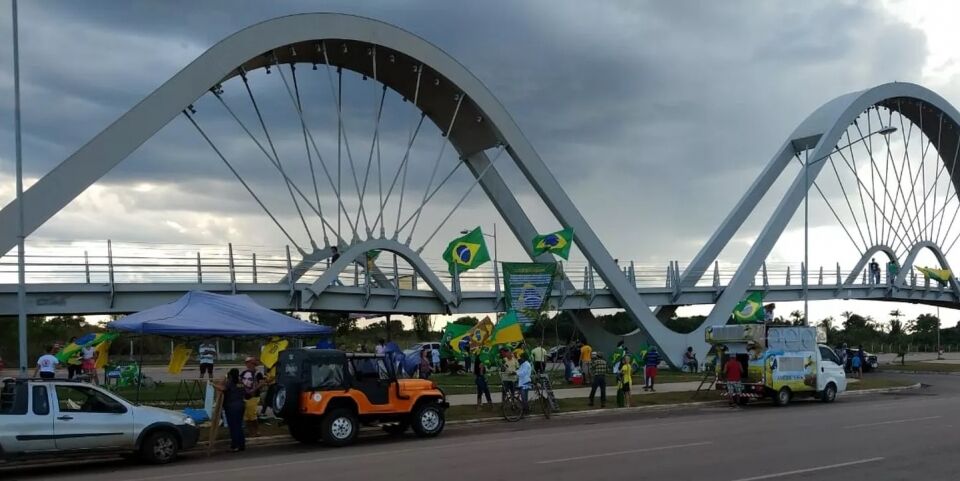 Manifestantes fazem ato a favor de Bolsonaro e ministro Sérgio Moro em Porto Velho