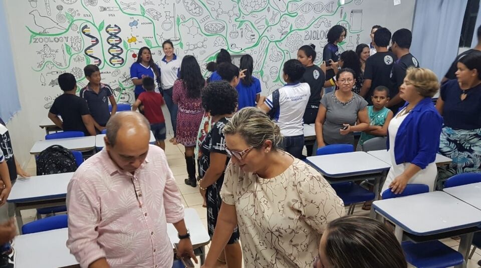 Alunos e professores entusiasmados com as 'salas ambientais' implantadas em escola da Zona Leste da Capital