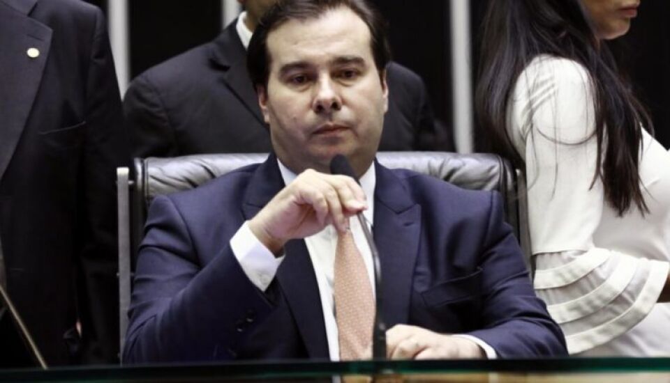 Maia quer votar reforma da Previdência no plenário na terça-feira