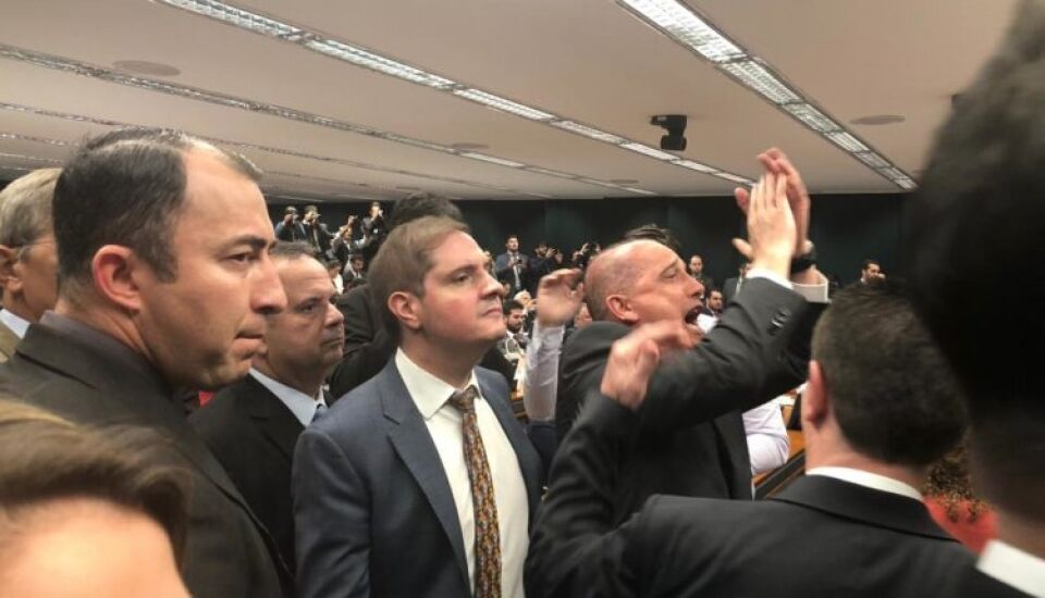 Aprovado texto-base da reforma da Previdência. Siga a votação ao vivo