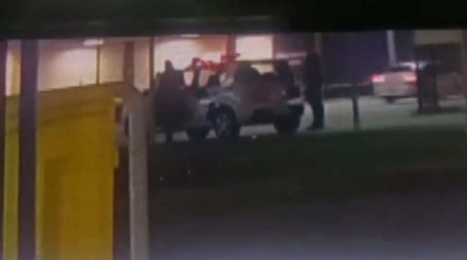 Jovem estuprada em viatura da pm precisou compartilhar vídeo do crime