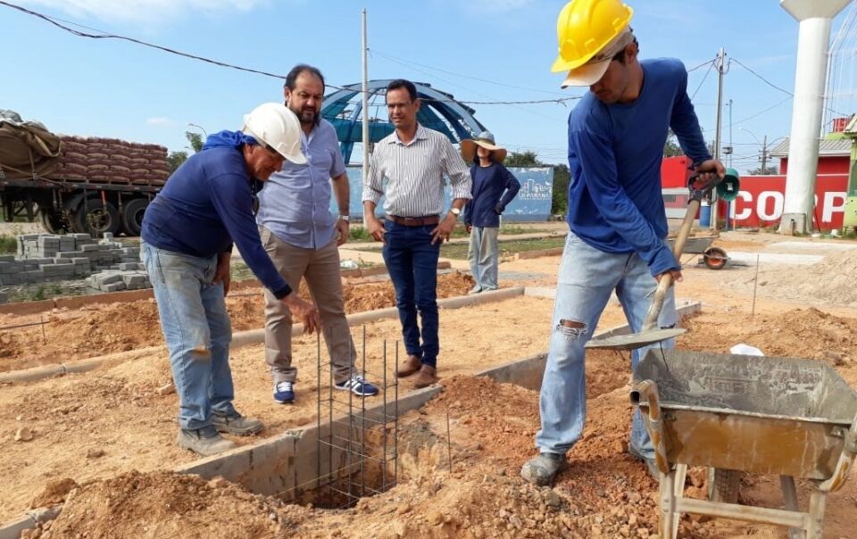 Laerte inspeciona obras do Complexo Cultural de Ji-Paraná