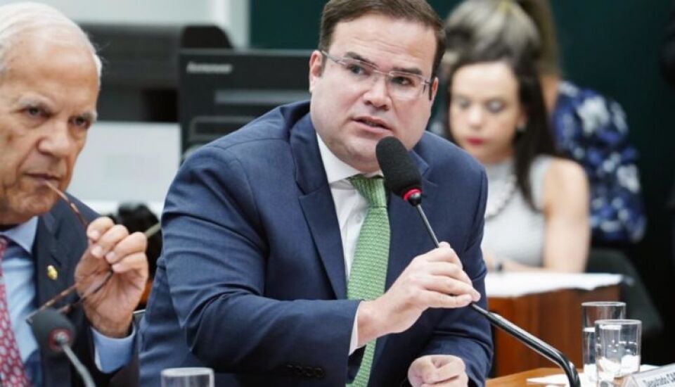 Congresso deve dobrar fundo eleitoral para R$ 3,5 bilhões