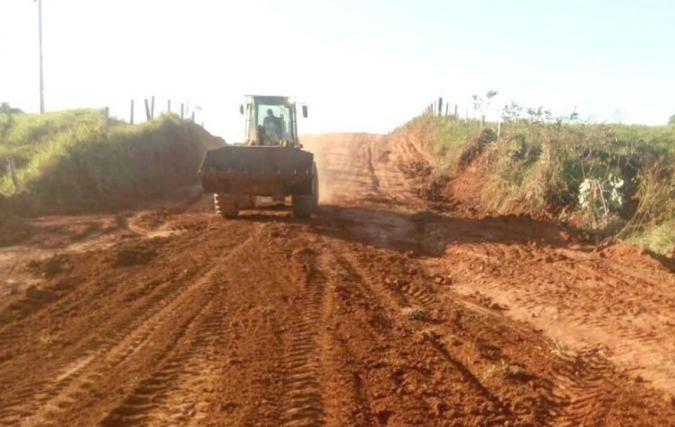 Prefeitura começa trabalhos de recuperação de vias urbanas e rurais em Extrema