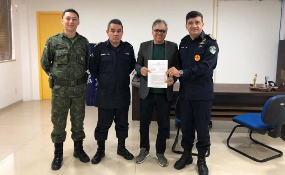 Deputado Geraldo da Rondônia protocola requerimento de definição de cursos de sargento em regionais