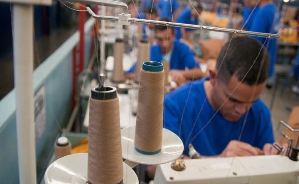 Senadores devem votar hoje projeto que obriga presos a pagarem despesas na cadeia