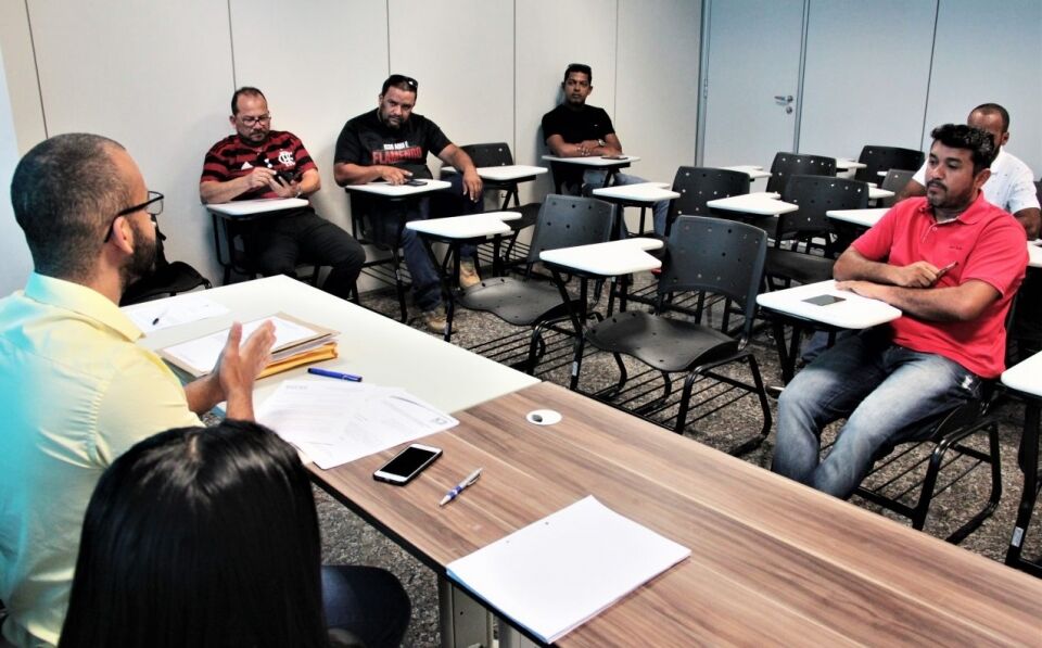 Três empresas participam do certame do trasporte escolar aquaviário
