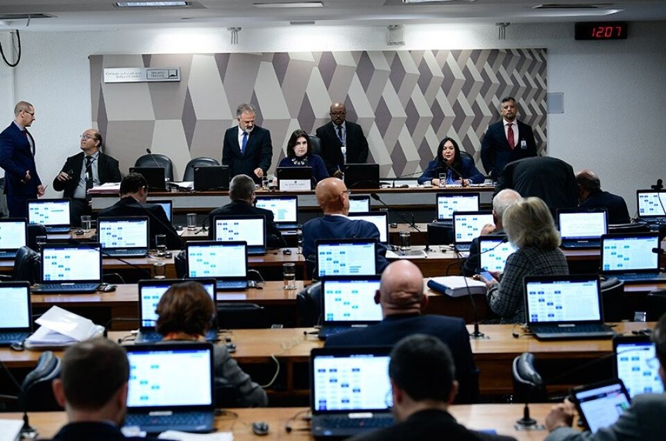 Criminalização do caixa dois nas eleições é aprovada na CCJ e vai à Câmara