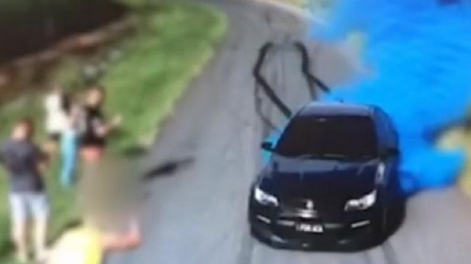 Chá revelação dá errado e termina com carro incendiado