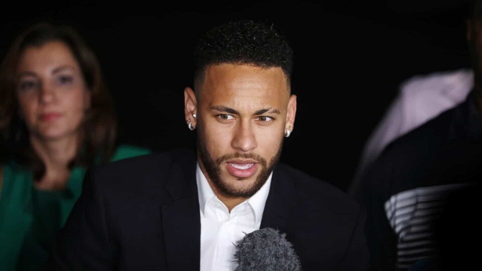 Justiça concede mais 30 dias para investigação contra Neymar