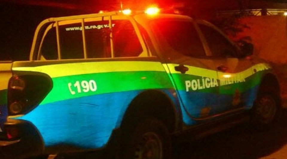 Uma pessoa morre e duas são esfaqueadas em conveniência no Distrito