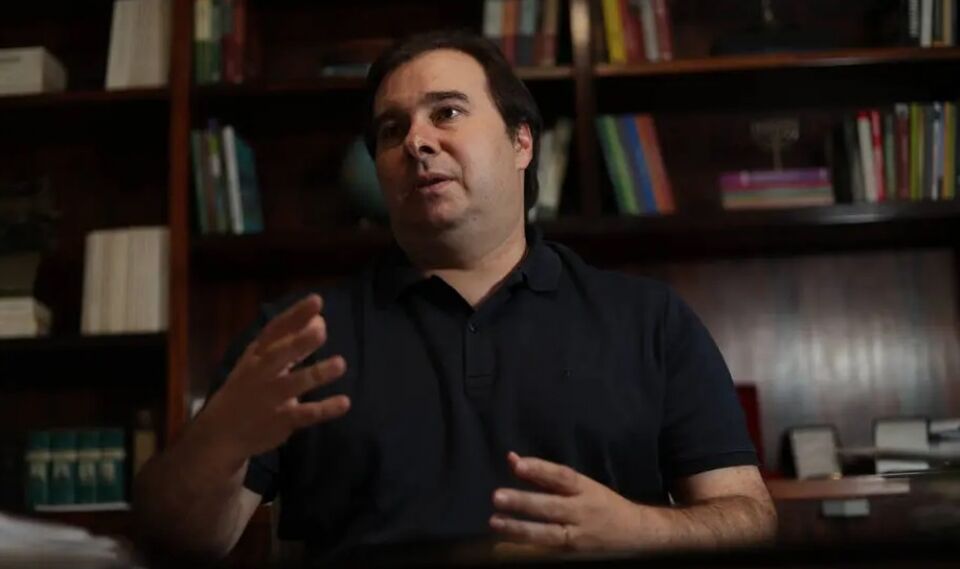 'Eu ainda não bloqueei o Guedes no WhatsApp', diz Rodrigo Maia