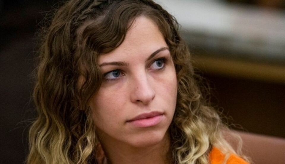 Professora leva 20 anos de prisão por sexo com aluno em sala de aula