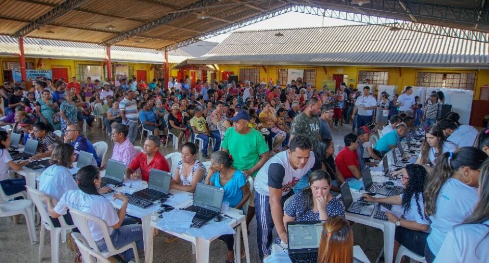 Entregou 30 geladeiras, negociou dívidas, atendeu 500 clientes e agendou mais 400 na Zona Leste