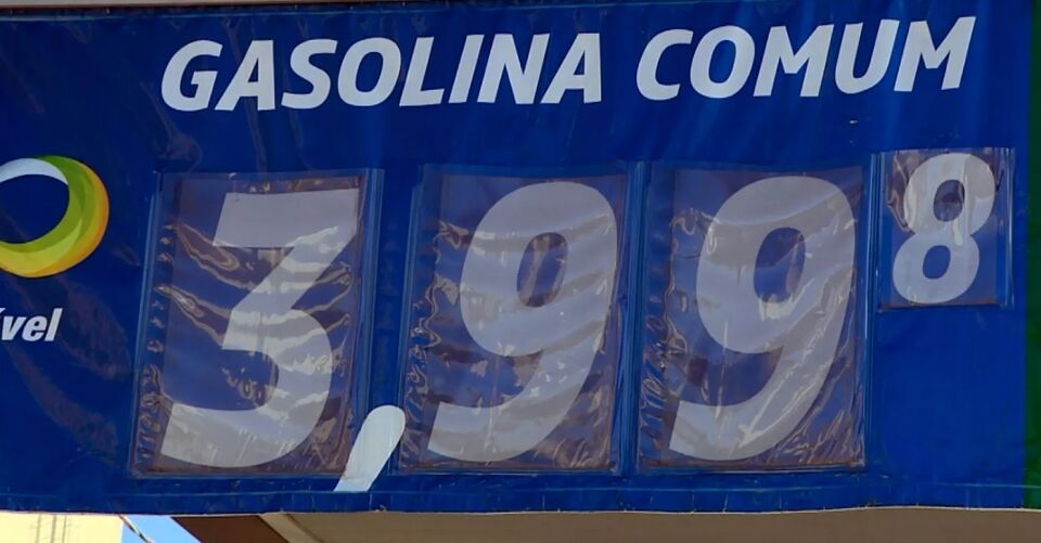 Gasolina fica abaixo de R$ 4 pela primeira vez no ano em Porto Velho