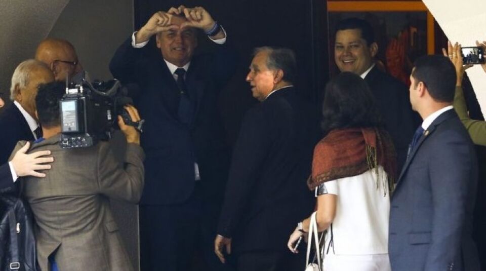 Bolsonaro suspende vestibular voltado para transexuais